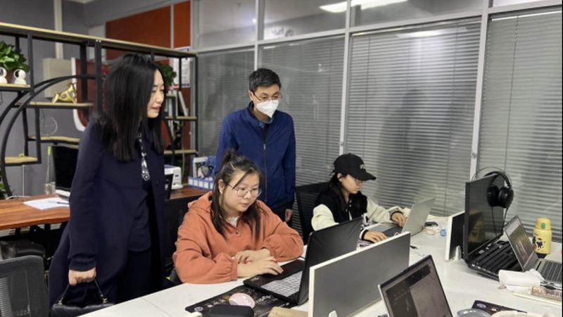 关键参数解读：镜头、稳定性、续航能力